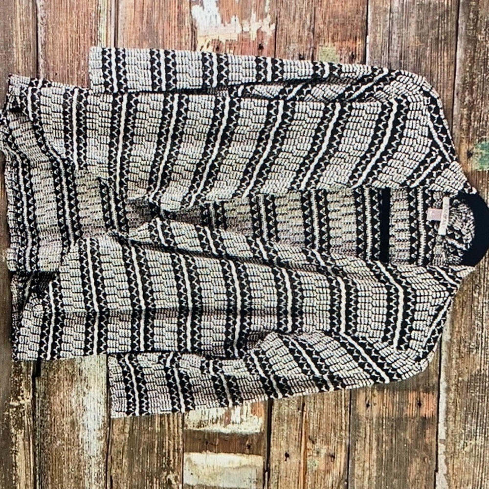 Patterned women’s sweater